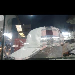 Quien vende esa gorra la quiero comprar